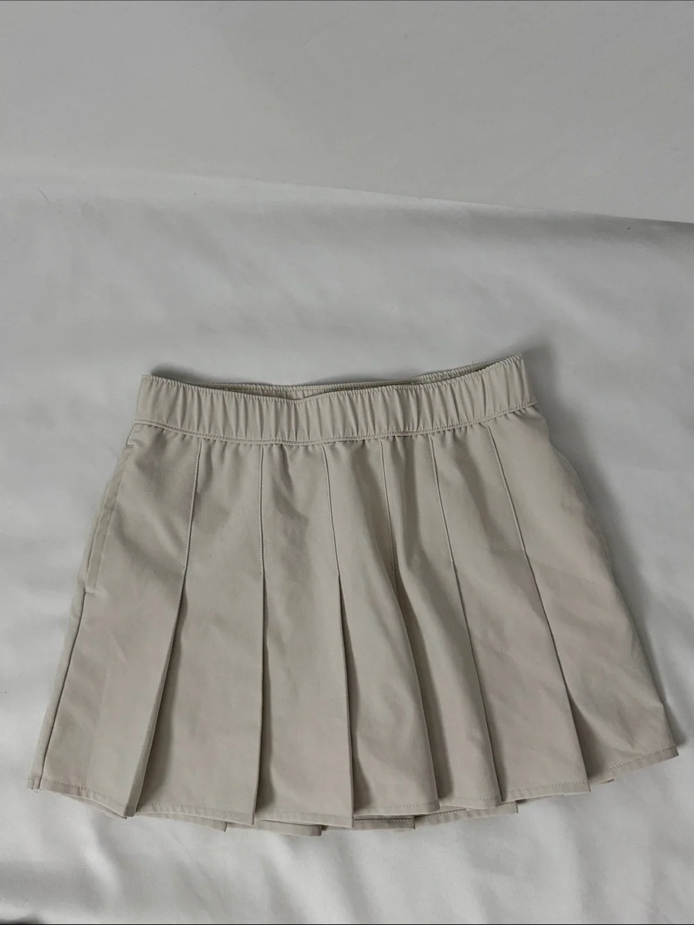 abercrombie kids beige pleated skirt-style shorts